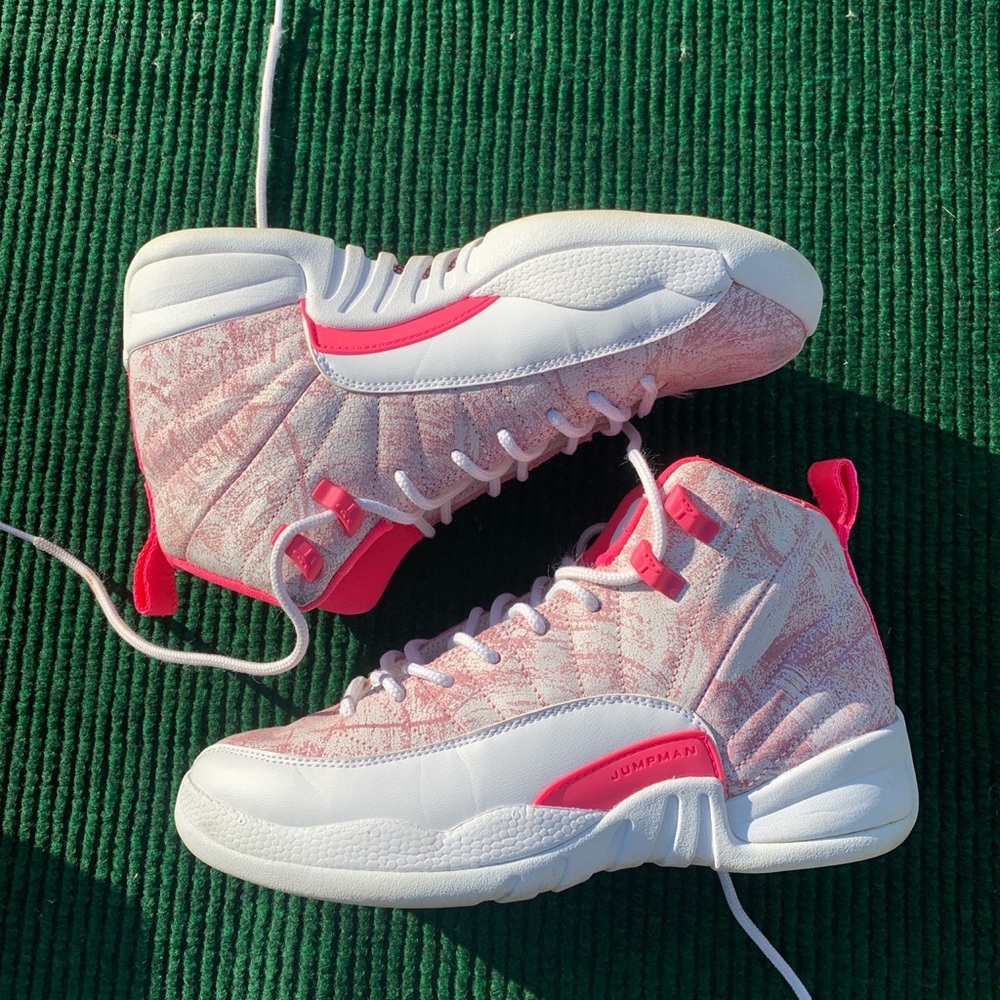 Jordan 12 Retro Arctic Punch Size 6.5y Women’s Size 8